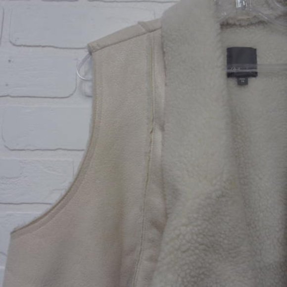 Reitman's Iridescent Ivory Faux Suede Sherpa Lined Raw Edge Vest Size 16 - Picture 2 of 11
